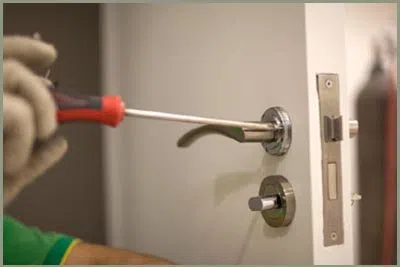 Locksmith Solution Services San Fernando, CA 818-488-2686 - 68-44-8