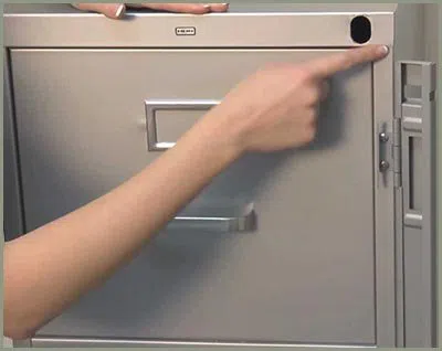 Locksmith Solution Services San Fernando, CA 818-488-2686 - 68-44-9